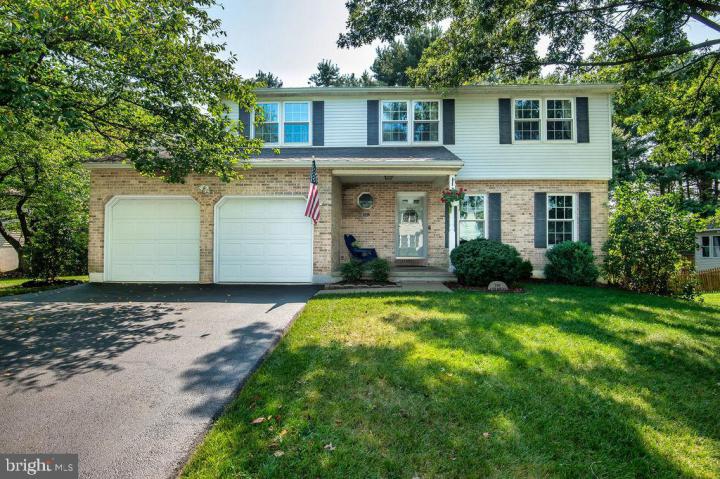Photo of 115 E Wilkerdean Drive, Newark DE