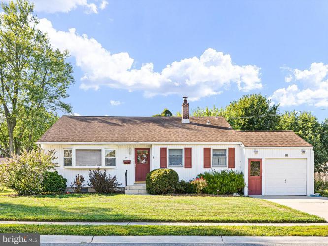 Photo of 10 Davies Road, Newark DE