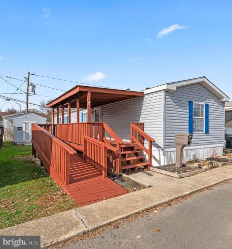 Photo of 523 Canter Road