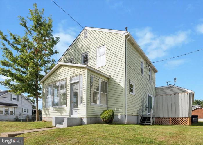 Photo of 211 S Dupont Road, Newport DE