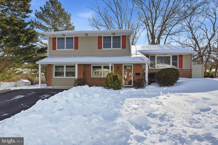 Photo of 2213 Riviera Lane