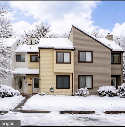 Photo of 10 Candlewick Court, New Castle DE