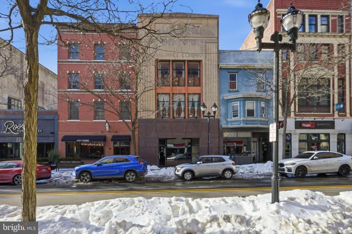 Photo of 833 N Market Street