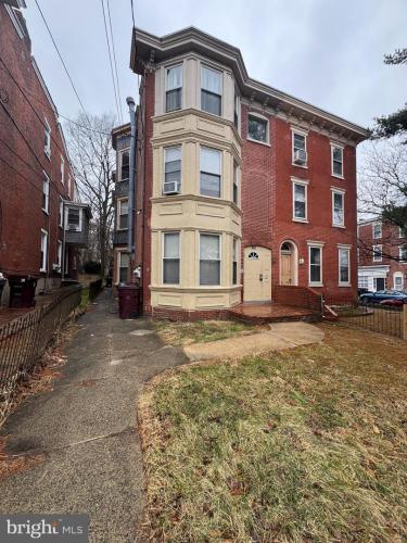 Photo of 902 N Madison Street