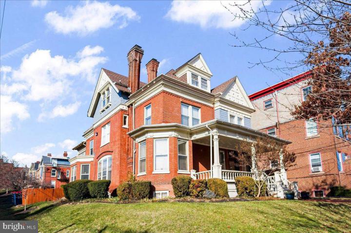 Photo of 1301 N Franklin Street 5