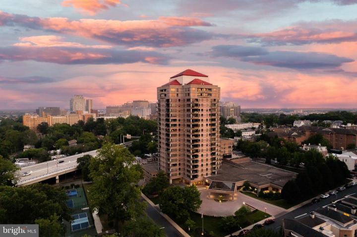 Photo of 1100 Lovering Avenue 802