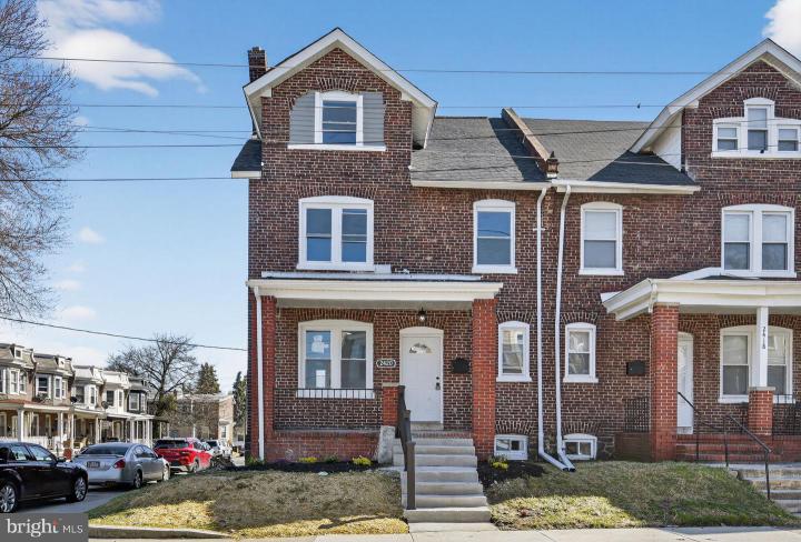 Photo of 2420 N Madison Street