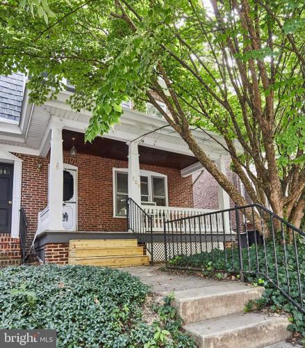 Photo of 709 W 19th Street