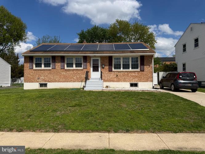 Photo of 106 E Lunenburg Drive