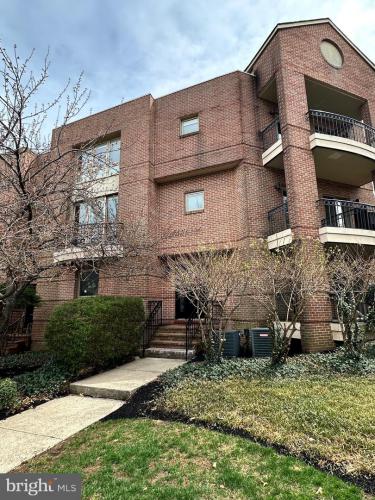 Photo of 1600 N Franklin Street