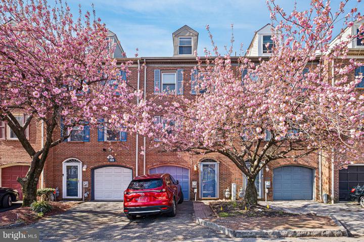 Photo of 414 Friend Court