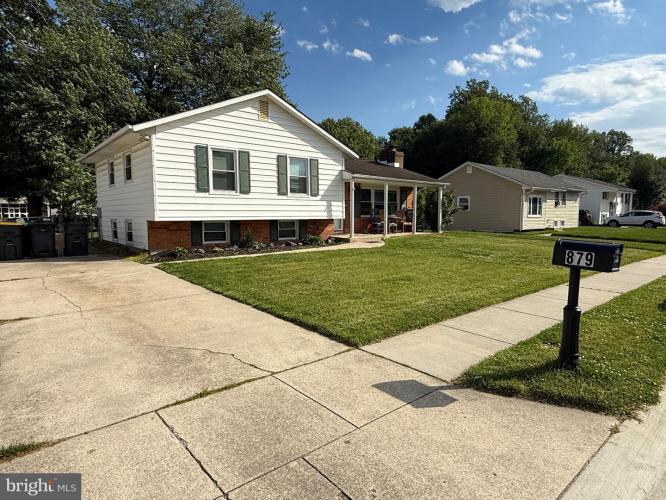 Photo of 879 Broadfield Drive