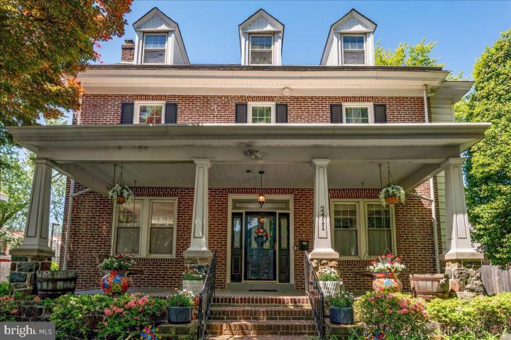 Photo of 2411 N Franklin