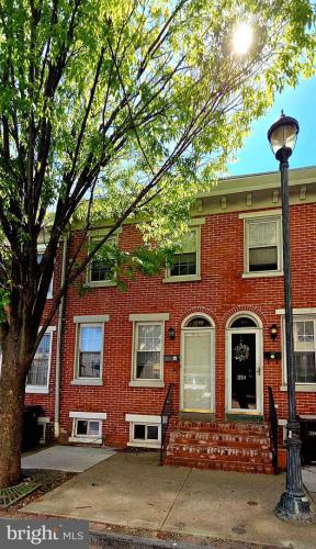 Photo of 1226 N Walnut Street
