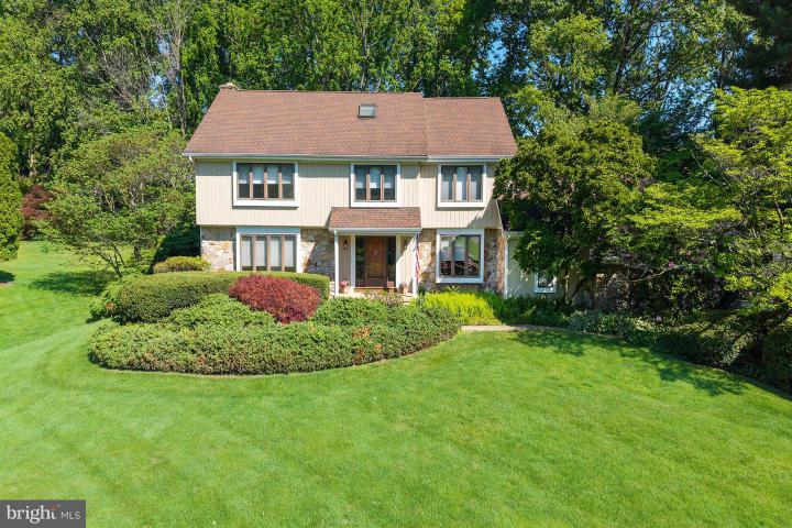 Photo of 37 E Belmont Drive