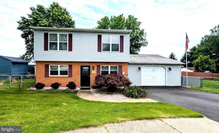 Photo of 12 Rogers Circle