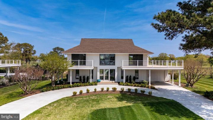 Photo of 128 W Side Drive