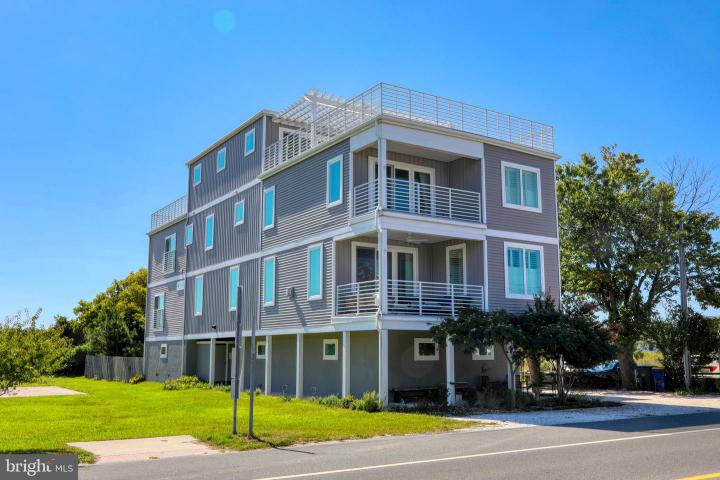 Photo of 205 E Savannah Road