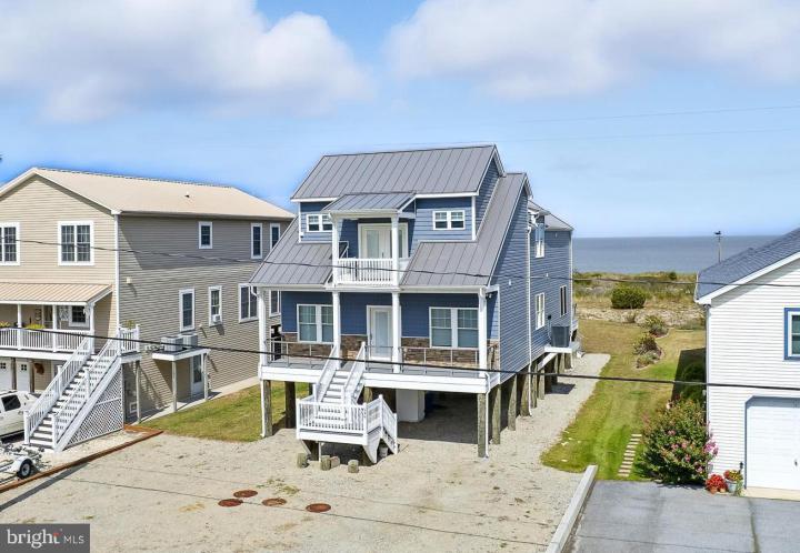 Photo of 549 Bay Avenue