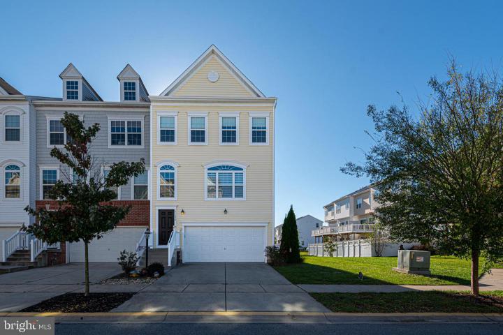 Photo of 21096 Brunswick Lane