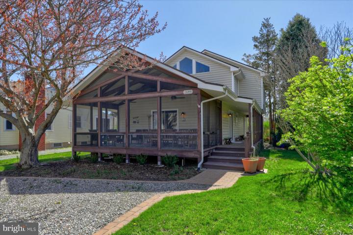 Photo of 21095 Elizabeth Avenue