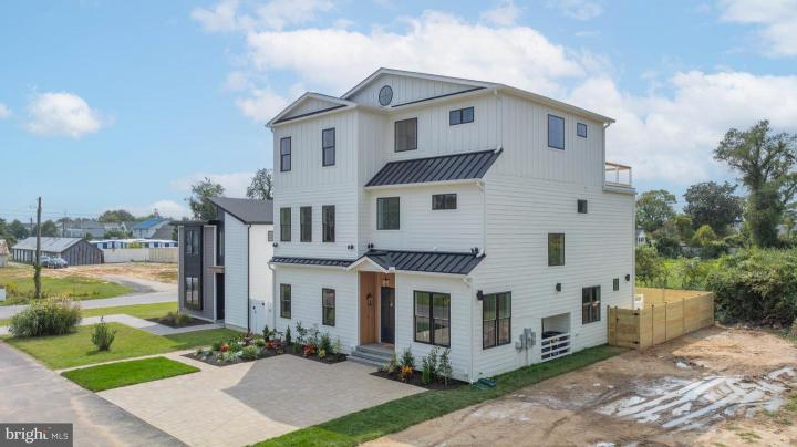 Photo of 19704 Dunbar Street