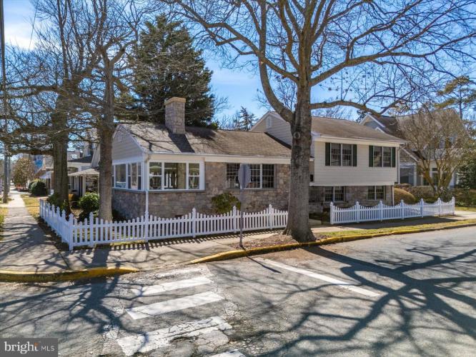 Photo of 701 Bayard Avenue