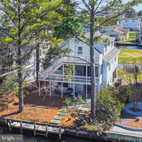 Photo of 209 W 11th Street