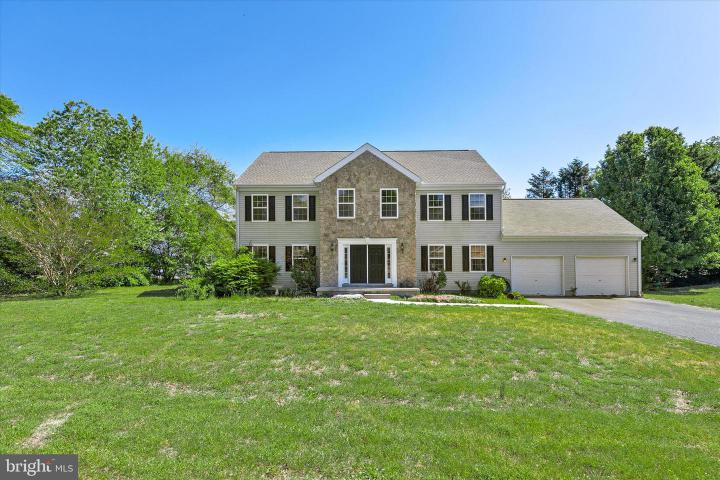 Photo of 305 Baywinds Court