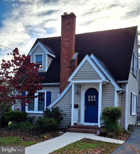 Photo of 231 W Pine Street