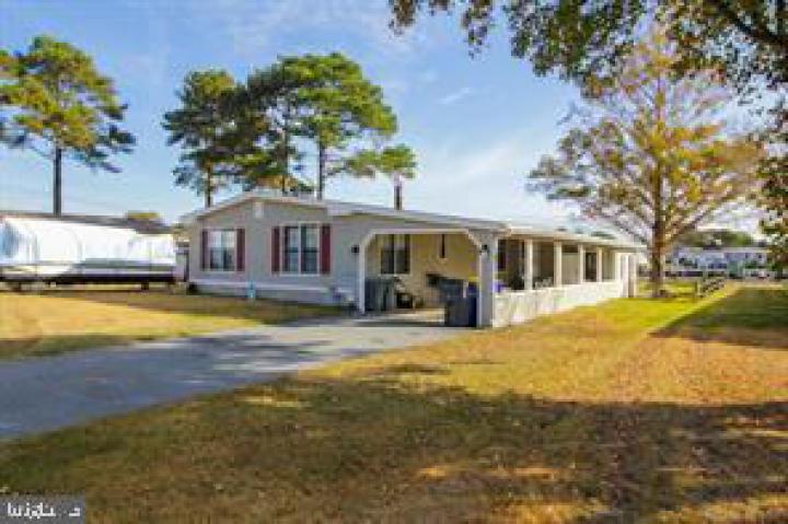 Photo of 34535 Broad Water Road M6