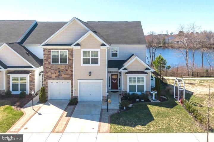 Photo of 21046 Brunswick Lane