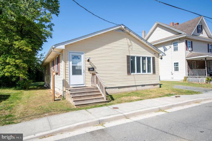 Photo of 203 Delaware Avenue