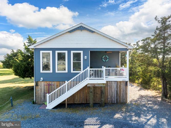 Photo of 396 Bay Avenue