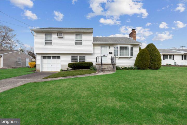 Photo of 103 W Laurel Drive, Somers Point NJ