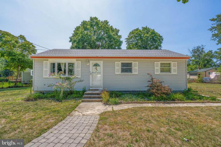 Photo of 121 Delwyn Lane, Williamstown NJ
