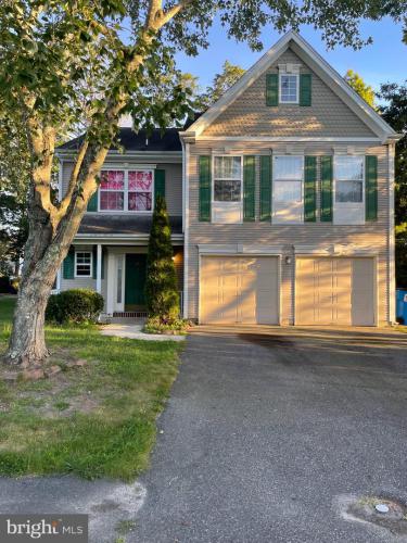 Photo of 122 E Mourning Dove Way, Absecon NJ