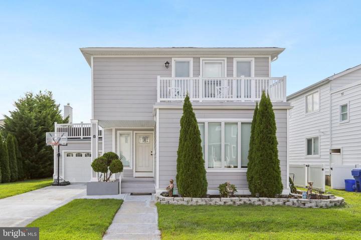 Photo of 8 Seaside Court, Margate City NJ
