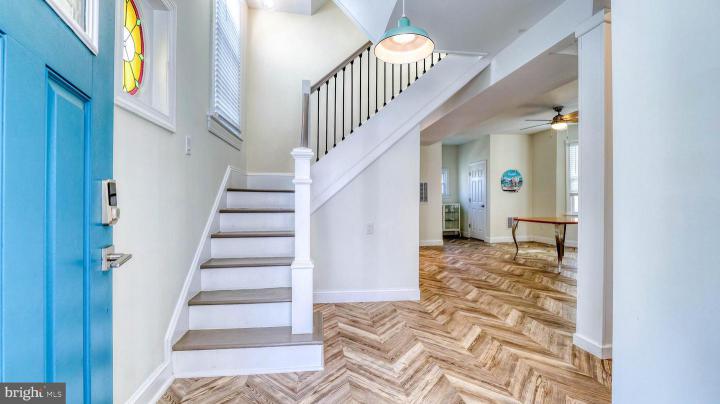 Photo of 10 S Nashville Avenue