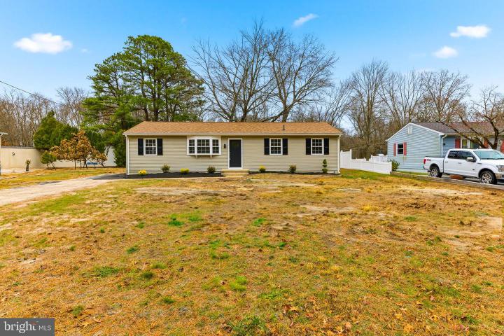 Photo of 114 S River Drive