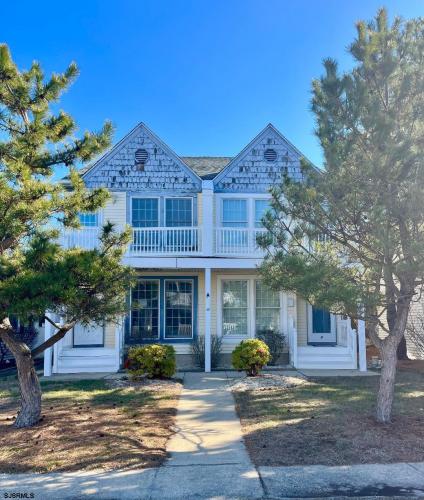 Photo of 327 S 36th Street, Brigantine NJ