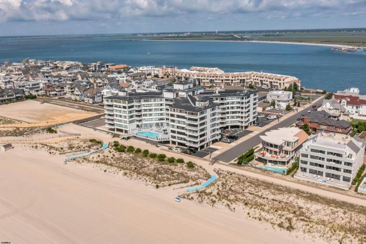 Photo of 111 S 16th Avenue