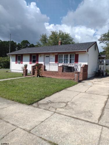 Photo of 200 Gray Avenue