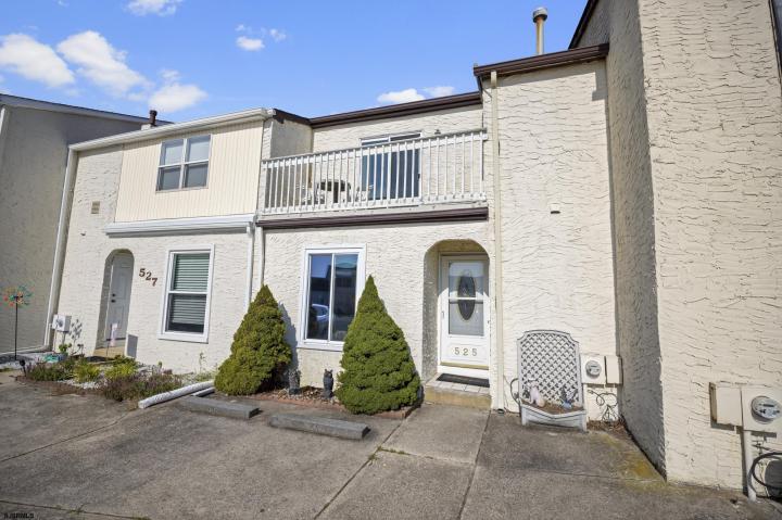 Photo of 525 Casa Drive