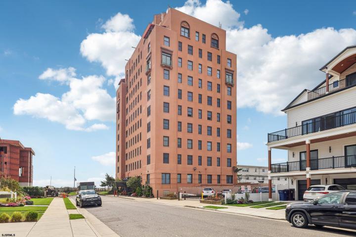 Photo of 112 S Oxford Avenue