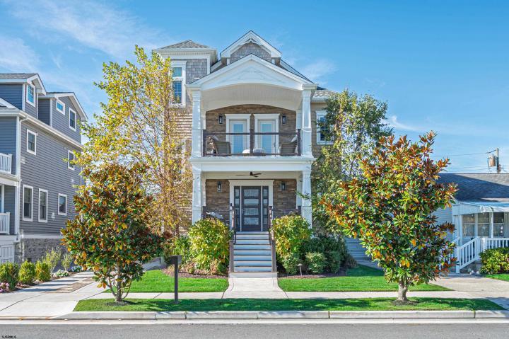 Photo of 302 N Mansfield Avenue