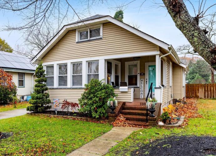 Photo of 110 W Poplar Avenue, Linwood NJ