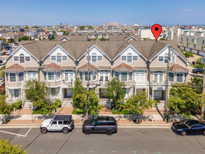 Photo of 1 S Douglas Avenue