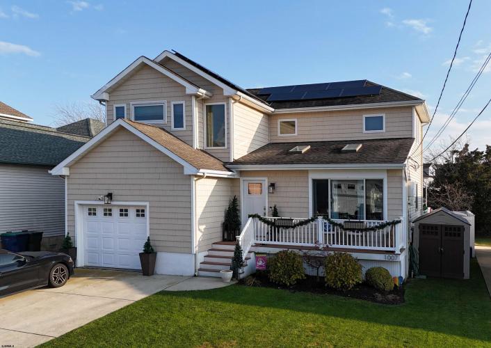 Photo of 1007 N Shore Drive