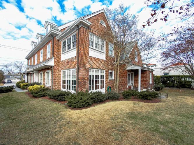 Photo of 5904 Ventnor Avenue